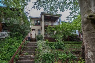 1244 Hillsdale Ave in Pittsburgh, PA - Building Photo