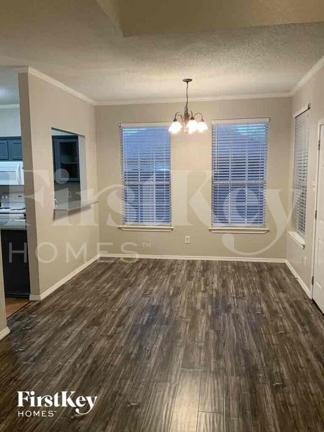 1150 Lombard Ln in Duncanville, TX - Foto de edificio - Building Photo