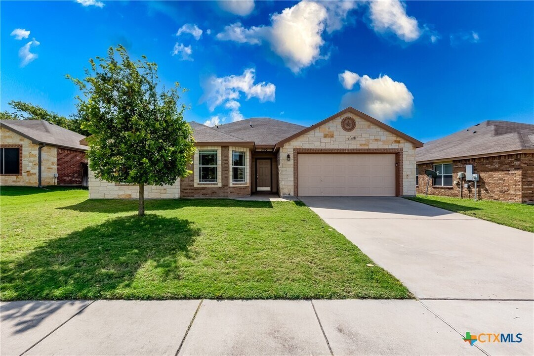 5102 Screaming Eagle Cir in Killeen, TX - Building Photo