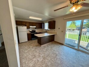 13411 E 8th Ave in Spokane Valley, WA - Building Photo - Building Photo