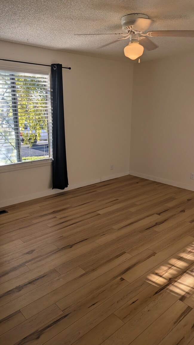 4487 S 4000 W in West Valley City, UT - Building Photo - Building Photo