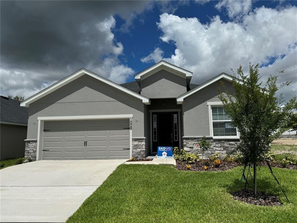 1008 Aruba Ave in Mulberry, FL - Building Photo