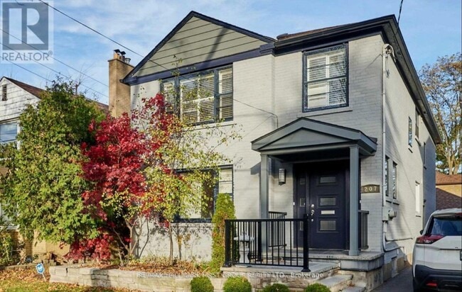 property at 207 Bayview Heights Dr