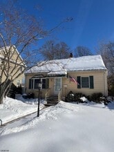 145 Pine St in Pompton Lakes, NJ - Building Photo - Building Photo