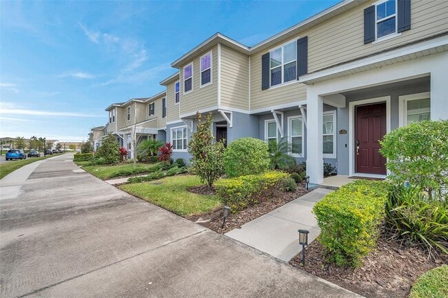 4966 Avalon Park Blvd in Wesley Chapel, FL - Building Photo - Building Photo