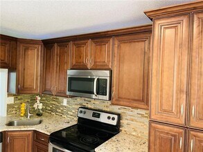 2900 NW 42nd Ave in Coconut Creek, FL - Foto de edificio - Building Photo