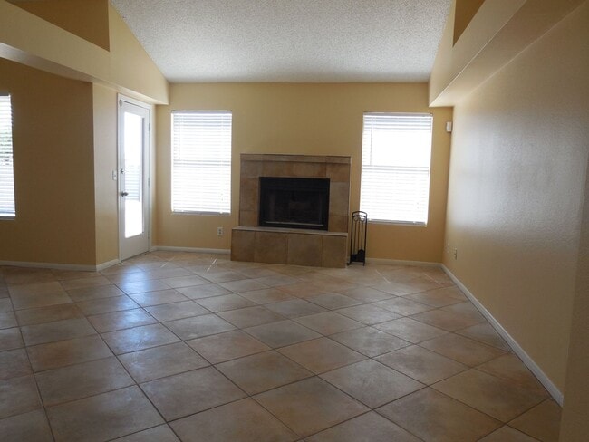 822 Schooner Dr in Henderson, NV - Building Photo - Building Photo