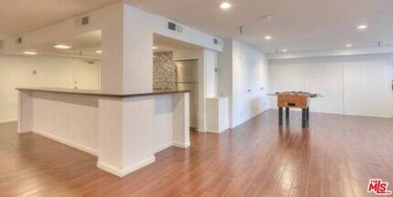 137 S Palm Dr in Beverly Hills, CA - Building Photo - Building Photo