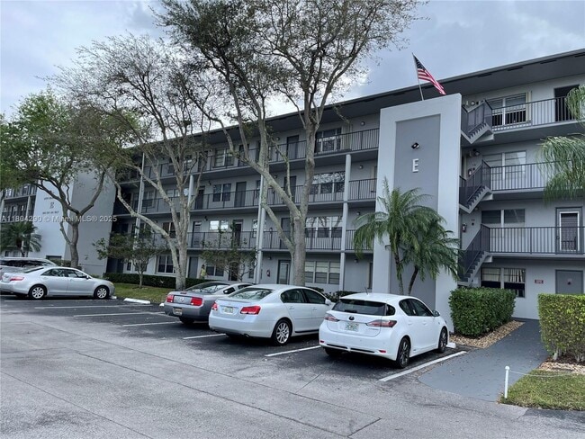300 SW 134th Way in Pembroke Pines, FL - Building Photo - Building Photo