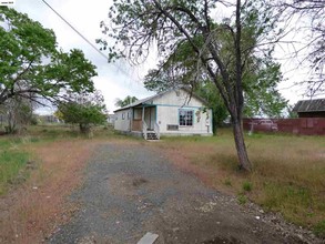 635 Ash St in Susanville, CA - Building Photo - Building Photo