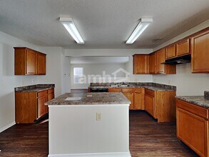 690 Runnymede Ct in Greenfield, IN - Building Photo - Building Photo