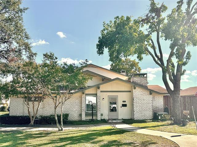 1914 Wyndemere Ln in Garland, TX - Building Photo