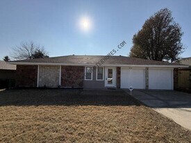 8228 NW 90th Terrace in Oklahoma City, OK - Building Photo