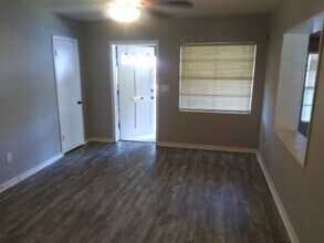 625 Hinton Crescent in Lakeland, FL - Foto de edificio - Building Photo