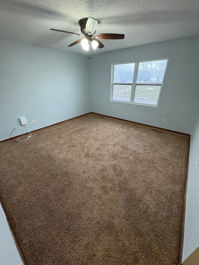 200 Baltimore St in Waterloo, IA - Building Photo - Building Photo