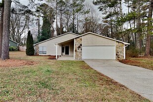4365 Reef Rd in Marietta, GA - Building Photo