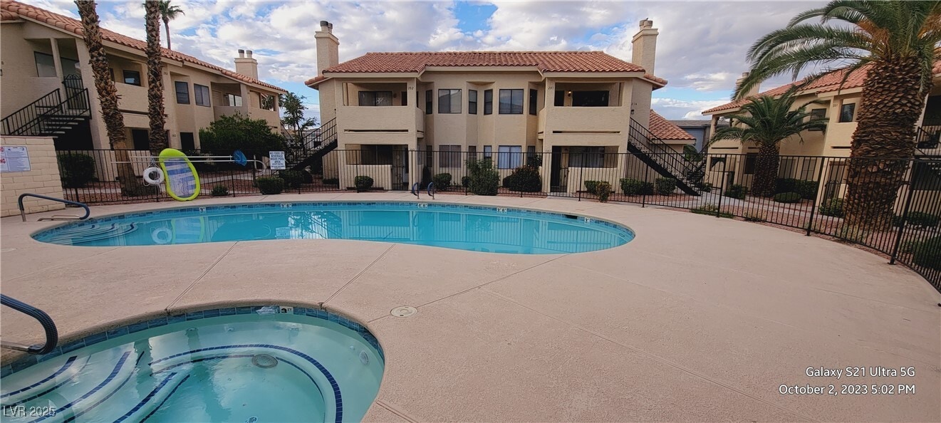 1208 Observation Dr in Las Vegas, NV - Building Photo