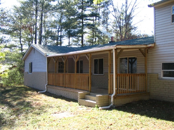 4 Hi Landa in Weaverville, NC - Building Photo