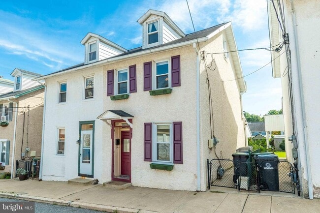 property at 3 Hall St