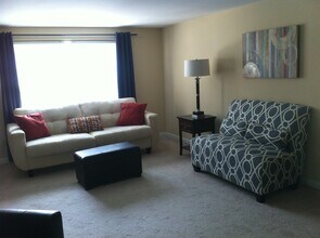 20 Guilford Ln, Unit 8 in Buffalo, NY - Building Photo - Building Photo