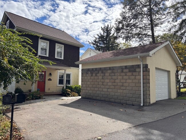 657 Stewart St in Morgantown, WV - Building Photo - Building Photo