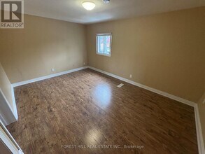 12 Mill St in Mississauga, ON - Building Photo - Building Photo