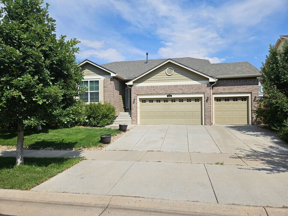 132 S Newbern Way in Aurora, CO - Building Photo