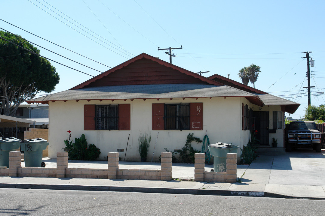 5441-5443 Roland Way in Oxnard, CA - Building Photo