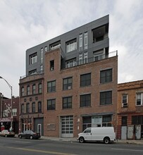 650 Montgomery St in Jersey City, NJ - Building Photo - Building Photo