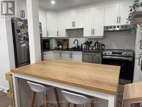 49 Sunridge Ln in Ottawa, ON - Building Photo - Building Photo