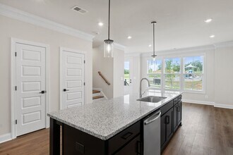 5018 Lindley Pl in Charlottesville, VA - Foto de edificio - Building Photo