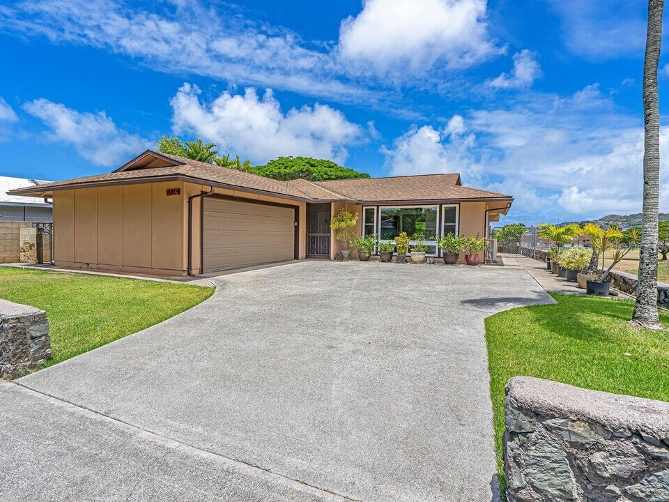 1114 Akipola St in Kailua, HI - Building Photo
