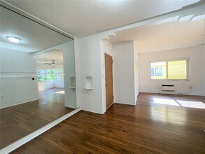 955 Bay Dr in Miami Beach, FL - Building Photo - Building Photo