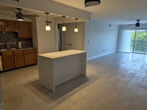 200 Sanders Ferry Rd, Unit 2410 in Hendersonville, TN - Building Photo - Building Photo