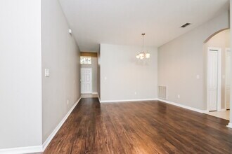 408 Thicket Crest Rd in Seffner, FL - Building Photo - Building Photo