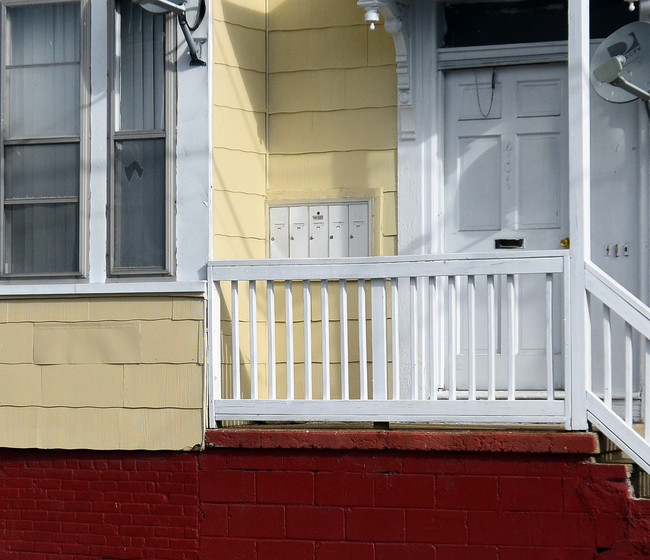 401 Manton Ave in Providence, RI - Foto de edificio - Other