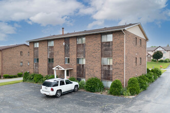 38 Carter Cir in Youngstown, OH - Building Photo - Building Photo