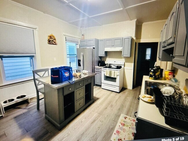 11 Doane St in Fitchburg, MA - Building Photo - Building Photo