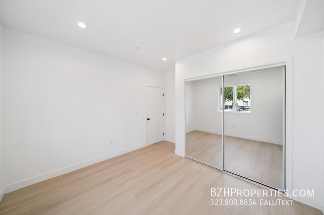 5653 Case Ave in Los Angeles, CA - Building Photo - Building Photo