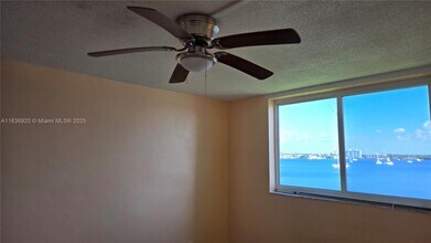 2920 Point E Dr in Aventura, FL - Building Photo - Building Photo