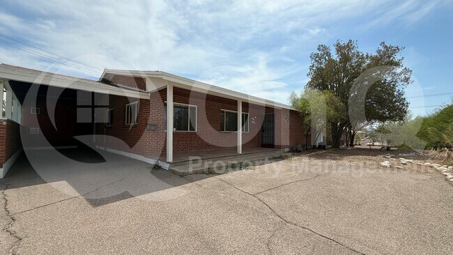 2212 E La Mirada St in Tucson, AZ - Building Photo - Building Photo