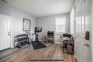 516 Shorebird Way in Imperial Beach, CA - Foto de edificio - Building Photo