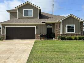15439 Anna Ln in Lindale, TX - Building Photo