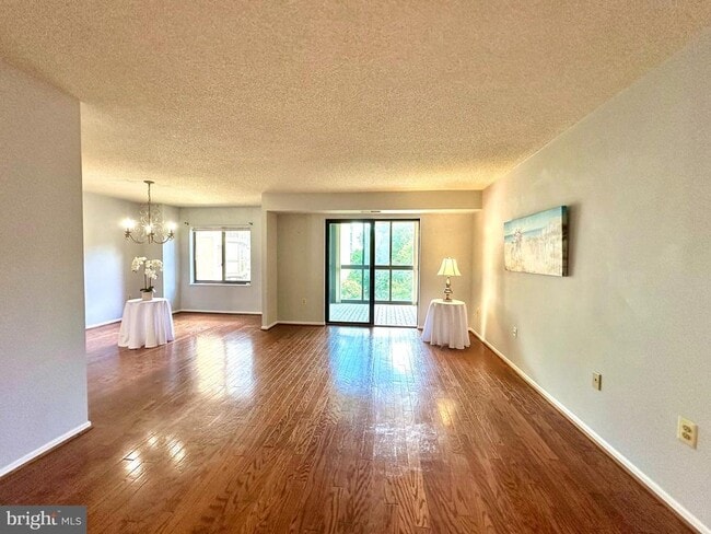 3310 N Leisure World Blvd in Silver Spring, MD - Building Photo - Building Photo