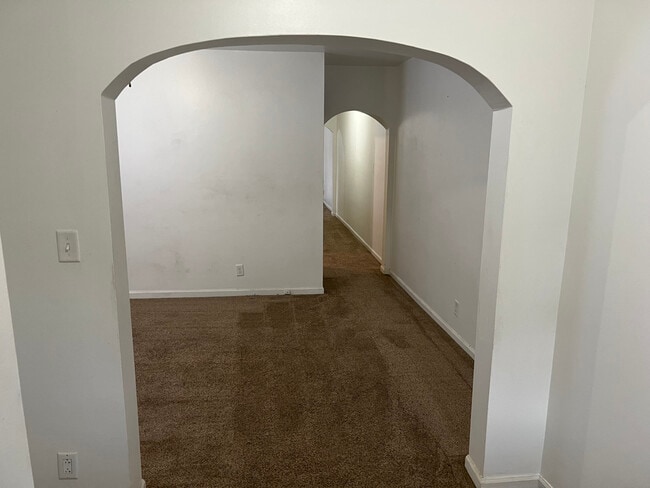 326 Lafayette Ave in Lebanon, IN - Foto de edificio - Building Photo