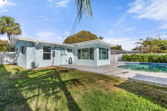 2640 NE 18th Ter in Lighthouse Point, FL - Building Photo - Building Photo