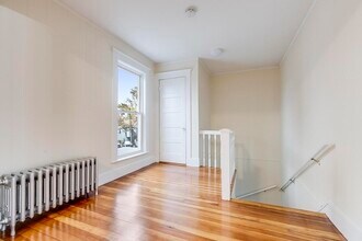 109 Rockdale St, Unit 2 in Boston, MA - Building Photo - Building Photo