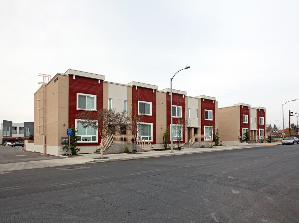 Baker Street Village in Bakersfield, CA - Building Photo