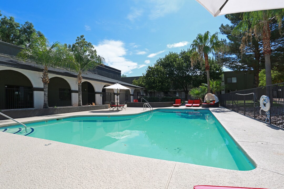 Juniper Canyon *Newly Remodeled Units* in Tucson, AZ - Foto de edificio