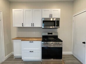 26 Kenwood St, Unit 1 in Cambridge, MA - Building Photo - Building Photo